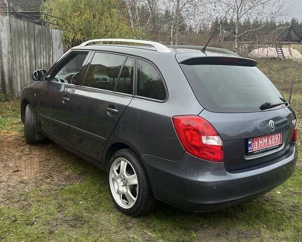 Серый Шкода Фабия, объемом двигателя 1.6 л и пробегом 187 тыс. км за 6570 $, фото 5 на Automoto.ua