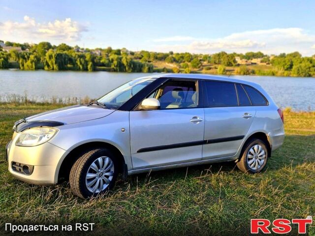 Сірий Шкода Фабія, об'ємом двигуна 1.4 л та пробігом 195 тис. км за 3999 $, фото 1 на Automoto.ua