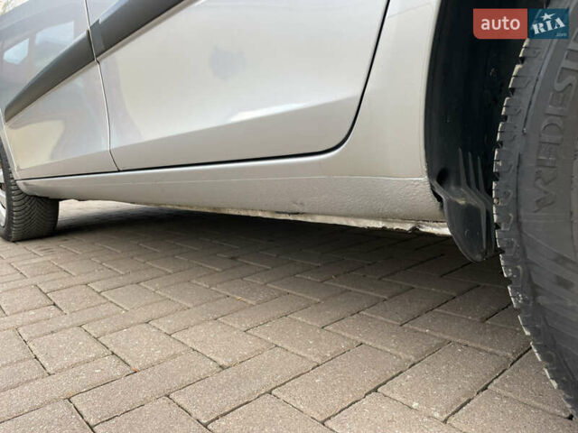 Серый Шкода Фабия, объемом двигателя 1.6 л и пробегом 223 тыс. км за 5339 $, фото 19 на Automoto.ua