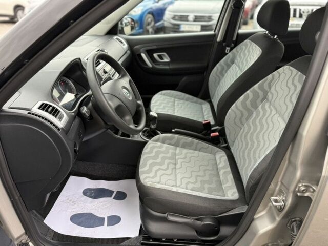 Серый Шкода Фабия, объемом двигателя 1.6 л и пробегом 112 тыс. км за 7300 $, фото 7 на Automoto.ua