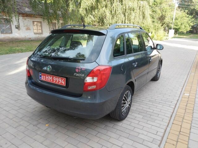Серый Шкода Фабия, объемом двигателя 1.4 л и пробегом 190 тыс. км за 5800 $, фото 3 на Automoto.ua