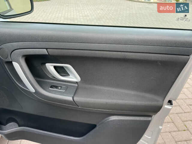Сірий Шкода Фабія, об'ємом двигуна 1.6 л та пробігом 222 тис. км за 5888 $, фото 43 на Automoto.ua