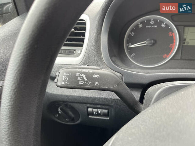 Серый Шкода Фабия, объемом двигателя 1.4 л и пробегом 196 тыс. км за 5600 $, фото 24 на Automoto.ua