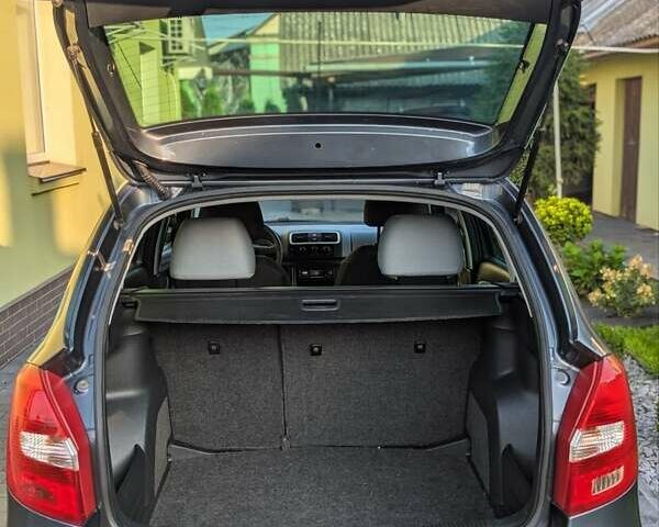 Серый Шкода Фабия, объемом двигателя 1.6 л и пробегом 211 тыс. км за 5999 $, фото 9 на Automoto.ua