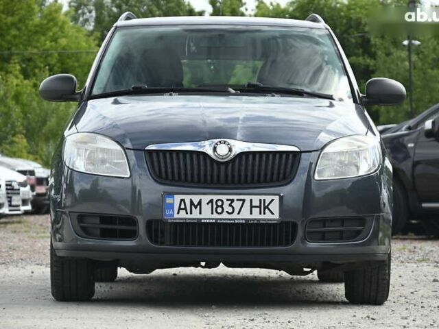 Серый Шкода Фабия, объемом двигателя 1.4 л и пробегом 242 тыс. км за 5350 $, фото 3 на Automoto.ua