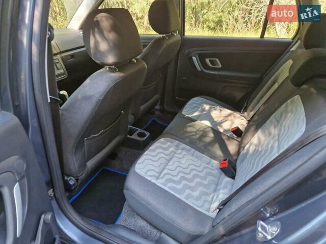 Сірий Шкода Фабія, об'ємом двигуна 1.2 л та пробігом 180 тис. км за 5400 $, фото 2 на Automoto.ua