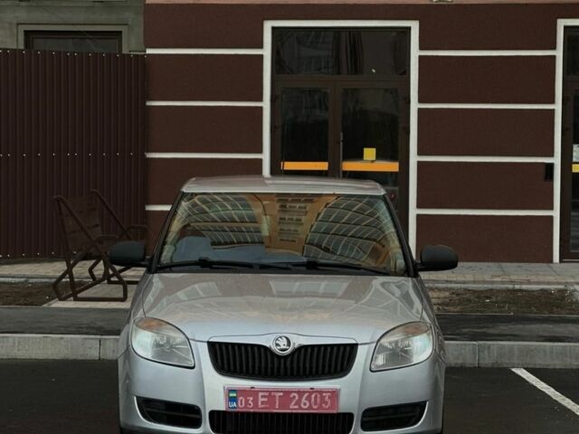 Сірий Шкода Фабія, об'ємом двигуна 1.4 л та пробігом 180 тис. км за 5300 $, фото 1 на Automoto.ua