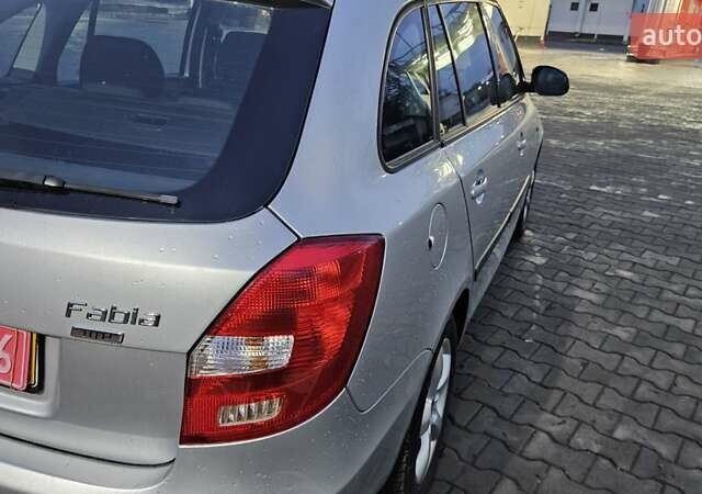 Серый Шкода Фабия, объемом двигателя 1.4 л и пробегом 211 тыс. км за 5450 $, фото 19 на Automoto.ua
