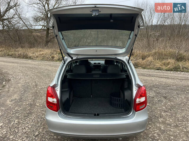 Серый Шкода Фабия, объемом двигателя 1.4 л и пробегом 176 тыс. км за 5600 $, фото 26 на Automoto.ua