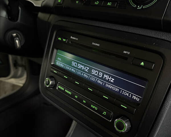 Серый Шкода Фабия, объемом двигателя 1.2 л и пробегом 115 тыс. км за 5300 $, фото 9 на Automoto.ua