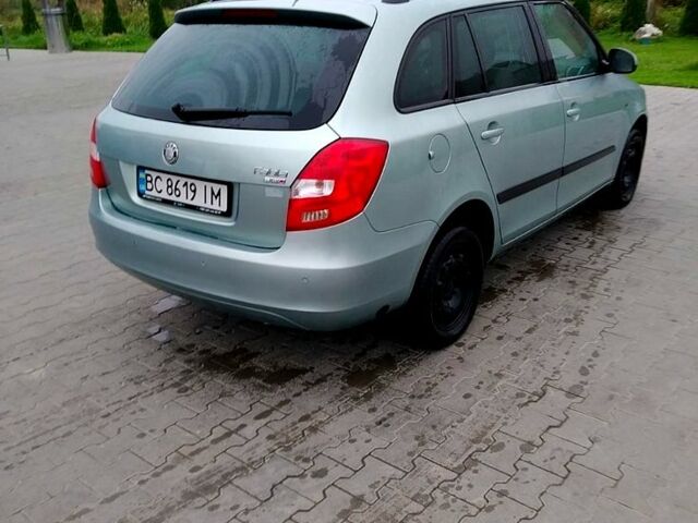 Сірий Шкода Фабія, об'ємом двигуна 1.6 л та пробігом 370 тис. км за 4999 $, фото 4 на Automoto.ua