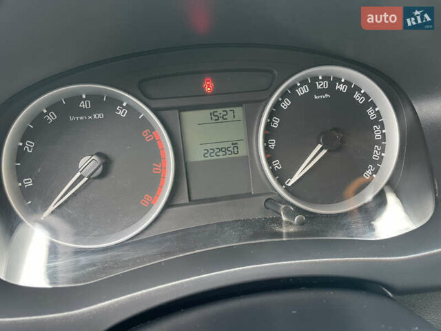 Сірий Шкода Фабія, об'ємом двигуна 1.6 л та пробігом 222 тис. км за 5888 $, фото 30 на Automoto.ua