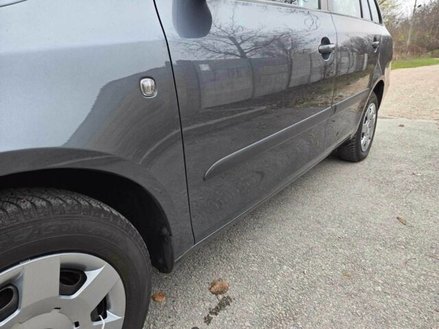 Серый Шкода Фабия, объемом двигателя 1.4 л и пробегом 174 тыс. км за 6550 $, фото 3 на Automoto.ua