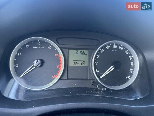 Сірий Шкода Фабія, об'ємом двигуна 1.6 л та пробігом 264 тис. км за 5350 $, фото 25 на Automoto.ua