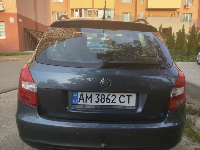 Серый Шкода Фабия, объемом двигателя 1.6 л и пробегом 285 тыс. км за 5300 $, фото 4 на Automoto.ua