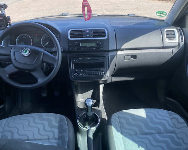 Сірий Шкода Фабія, об'ємом двигуна 1.2 л та пробігом 195 тис. км за 4400 $, фото 12 на Automoto.ua