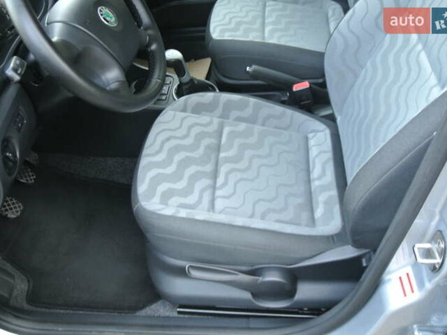 Сірий Шкода Фабія, об'ємом двигуна 1.4 л та пробігом 165 тис. км за 6650 $, фото 9 на Automoto.ua