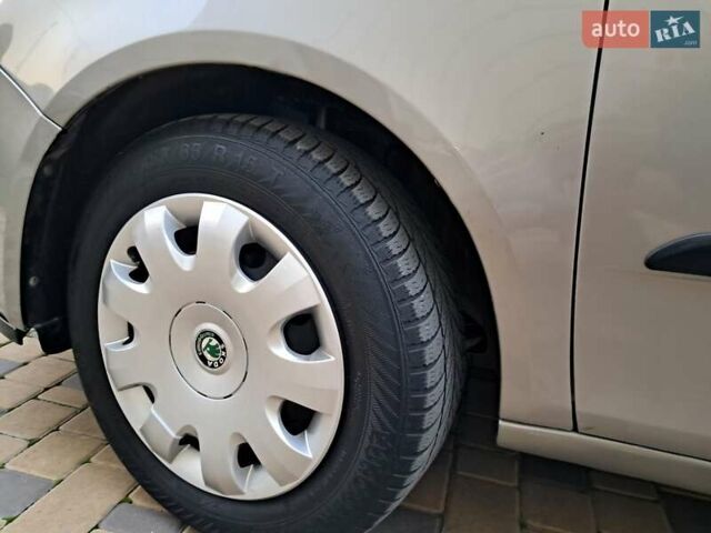 Серый Шкода Фабия, объемом двигателя 1.6 л и пробегом 188 тыс. км за 5450 $, фото 44 на Automoto.ua