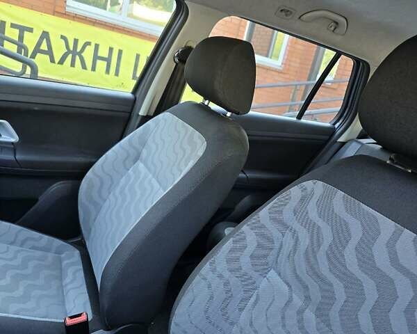 Сірий Шкода Фабія, об'ємом двигуна 1.6 л та пробігом 219 тис. км за 7300 $, фото 36 на Automoto.ua