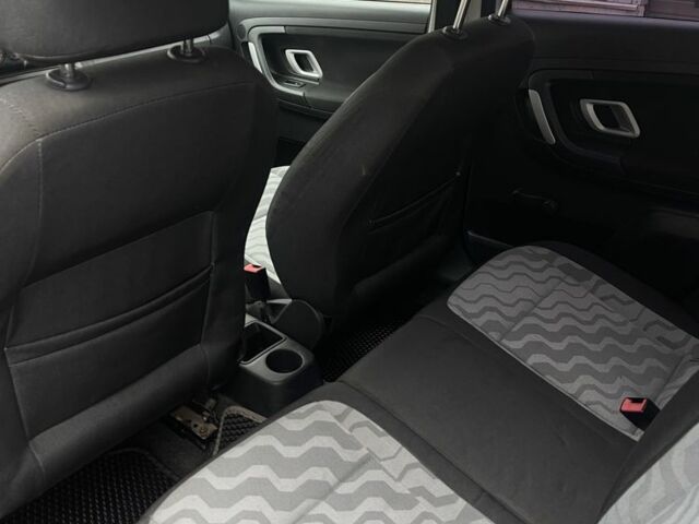 Серый Шкода Фабия, объемом двигателя 1.4 л и пробегом 194 тыс. км за 4400 $, фото 12 на Automoto.ua