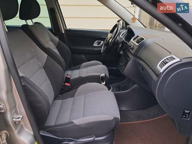 Серый Шкода Фабия, объемом двигателя 1.6 л и пробегом 188 тыс. км за 5450 $, фото 59 на Automoto.ua