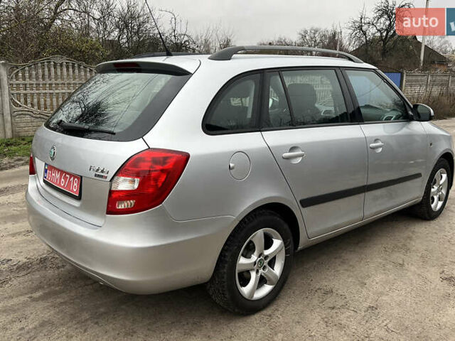 Серый Шкода Фабия, объемом двигателя 1.6 л и пробегом 239 тыс. км за 6750 $, фото 4 на Automoto.ua