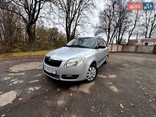 Серый Шкода Фабия, объемом двигателя 1.39 л и пробегом 150 тыс. км за 5300 $, фото 8 на Automoto.ua