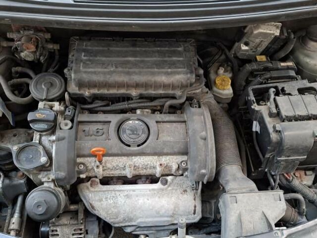 Сірий Шкода Фабія, об'ємом двигуна 1.6 л та пробігом 215 тис. км за 6999 $, фото 12 на Automoto.ua