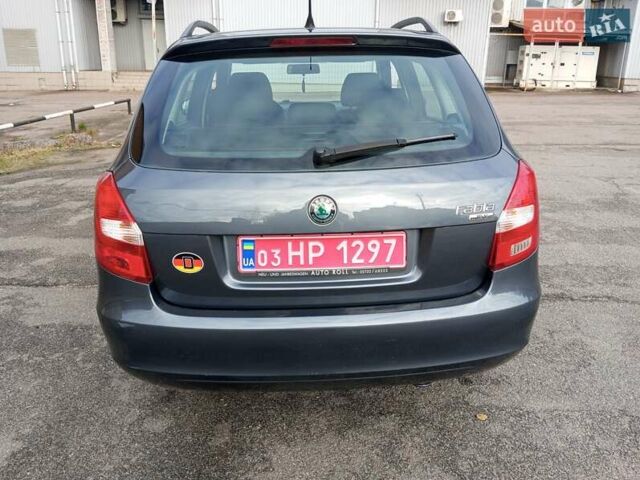 Сірий Шкода Фабія, об'ємом двигуна 1.4 л та пробігом 173 тис. км за 5850 $, фото 4 на Automoto.ua
