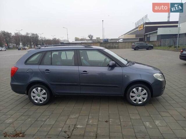 Серый Шкода Фабия, объемом двигателя 1.4 л и пробегом 239 тыс. км за 4950 $, фото 3 на Automoto.ua