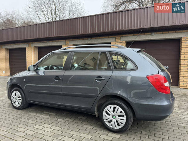 Серый Шкода Фабия, объемом двигателя 1.39 л и пробегом 240 тыс. км за 5400 $, фото 3 на Automoto.ua