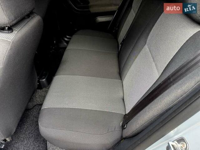 Серый Шкода Фабия, объемом двигателя 1.39 л и пробегом 150 тыс. км за 5300 $, фото 12 на Automoto.ua