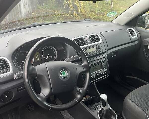 Серый Шкода Фабия, объемом двигателя 1.6 л и пробегом 187 тыс. км за 6570 $, фото 11 на Automoto.ua