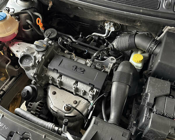 Серый Шкода Фабия, объемом двигателя 1.2 л и пробегом 115 тыс. км за 5300 $, фото 6 на Automoto.ua