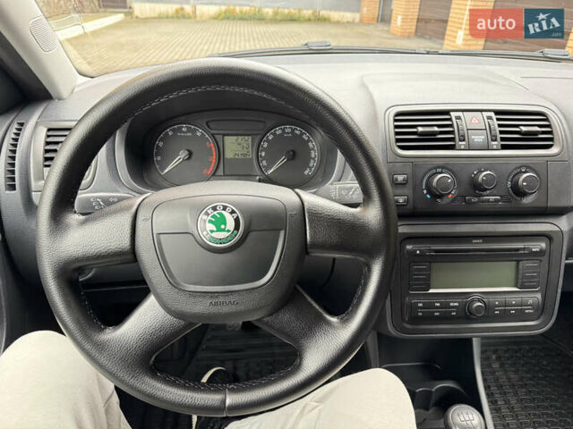 Серый Шкода Фабия, объемом двигателя 1.39 л и пробегом 240 тыс. км за 5400 $, фото 24 на Automoto.ua