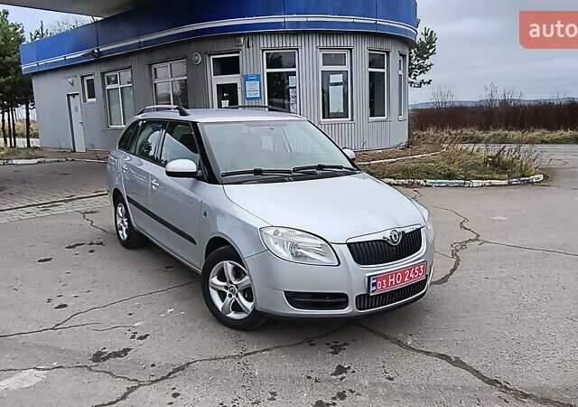 Серый Шкода Фабия, объемом двигателя 1.6 л и пробегом 189 тыс. км за 6100 $, фото 1 на Automoto.ua