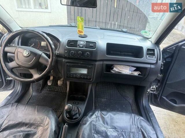 Серый Шкода Фабия, объемом двигателя 1.2 л и пробегом 205 тыс. км за 4200 $, фото 7 на Automoto.ua