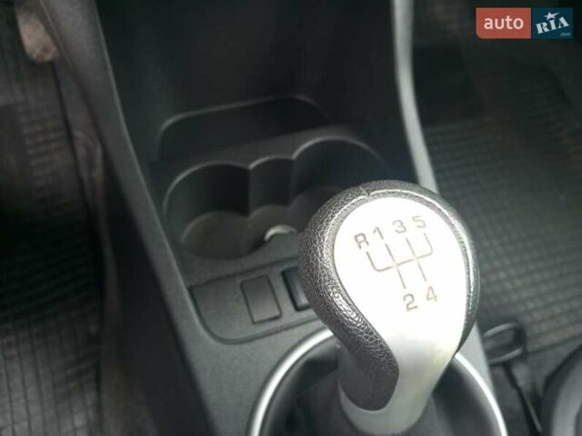 Серый Шкода Фабия, объемом двигателя 1.4 л и пробегом 174 тыс. км за 5500 $, фото 26 на Automoto.ua