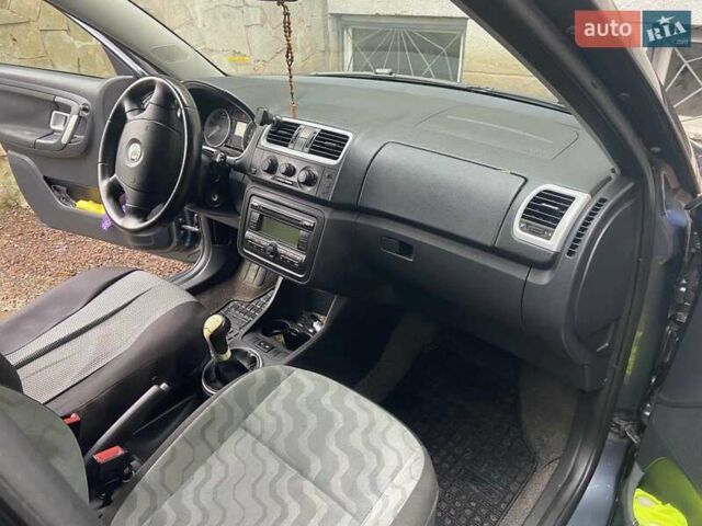 Серый Шкода Фабия, объемом двигателя 1.39 л и пробегом 302 тыс. км за 4950 $, фото 10 на Automoto.ua