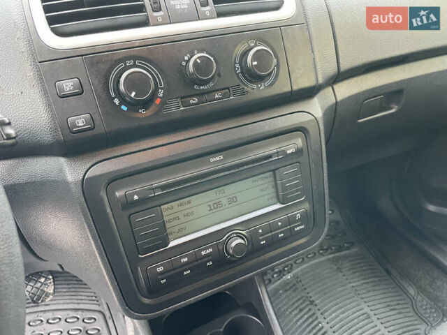 Сірий Шкода Фабія, об'ємом двигуна 1.6 л та пробігом 222 тис. км за 5888 $, фото 31 на Automoto.ua