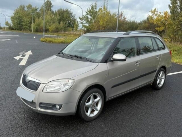 Сірий Шкода Фабія, об'ємом двигуна 1.6 л та пробігом 215 тис. км за 6999 $, фото 6 на Automoto.ua