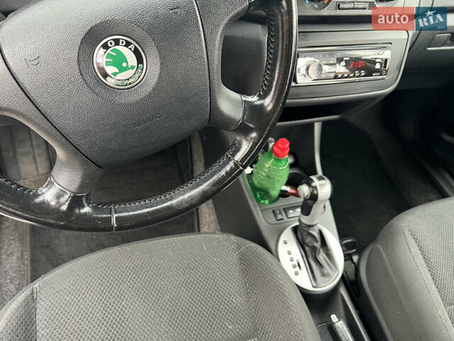 Серый Шкода Фабия, объемом двигателя 1.6 л и пробегом 239 тыс. км за 6750 $, фото 14 на Automoto.ua