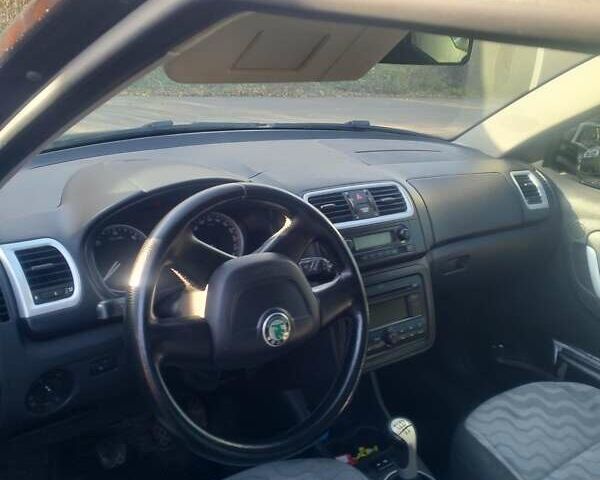 Шкода Фабия 2009 в Львове на Automoto.ua Серый Шкода Фабия, объемом двигателя 1.42 л и пробегом 227 тыс. км за 4800 $, фото 1 на Automoto.ua