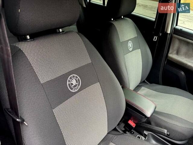 Серый Шкода Фабия, объемом двигателя 1.39 л и пробегом 150 тыс. км за 5300 $, фото 19 на Automoto.ua