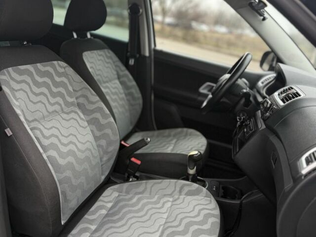 Серый Шкода Фабия, объемом двигателя 1.2 л и пробегом 218 тыс. км за 4000 $, фото 15 на Automoto.ua