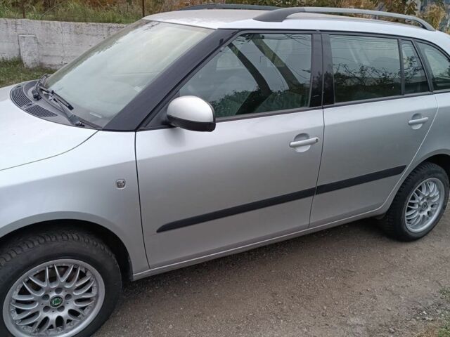 Серый Шкода Фабия, объемом двигателя 0 л и пробегом 170 тыс. км за 5331 $, фото 12 на Automoto.ua