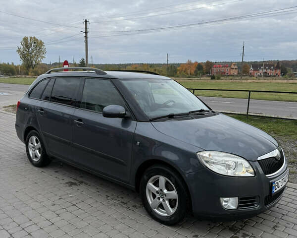Шкода Фабия 2009 в Жовкве на Automoto.ua Серый Шкода Фабия, объемом двигателя 1.42 л и пробегом 242 тыс. км за 6200 $, фото 3 на Automoto.ua
