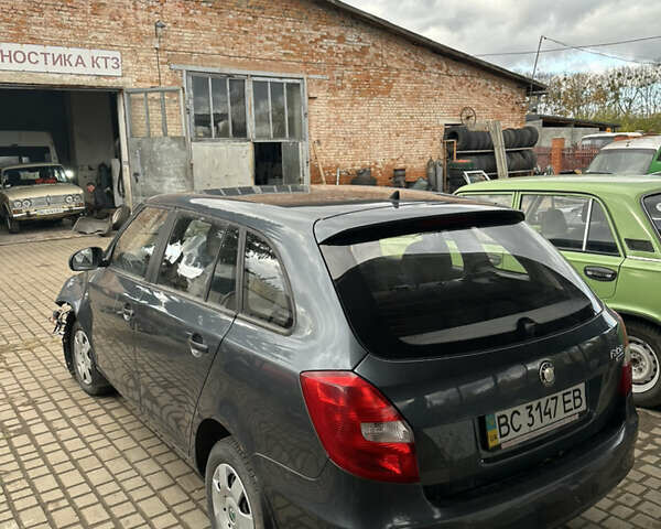 Серый Шкода Фабия, объемом двигателя 1.2 л и пробегом 383 тыс. км за 1650 $, фото 1 на Automoto.ua