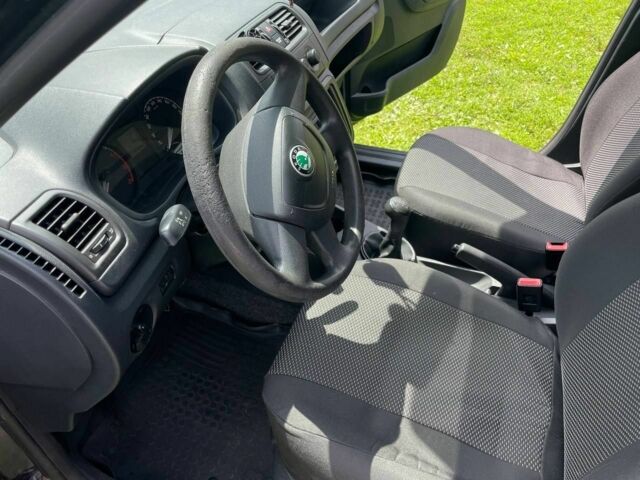 Шкода Фабия 2009 в Болехове на Automoto.ua Серый Шкода Фабия, объемом двигателя 1.2 л и пробегом 213 тыс. км за 5200 $, фото 15 на Automoto.ua