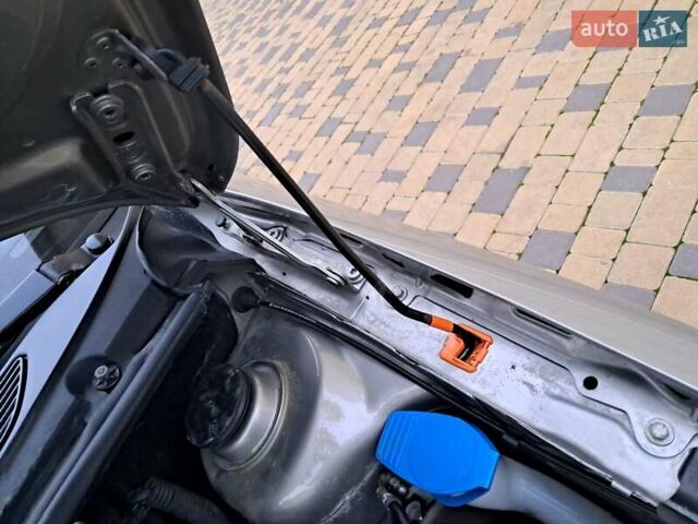 Серый Шкода Фабия, объемом двигателя 1.6 л и пробегом 188 тыс. км за 5450 $, фото 78 на Automoto.ua